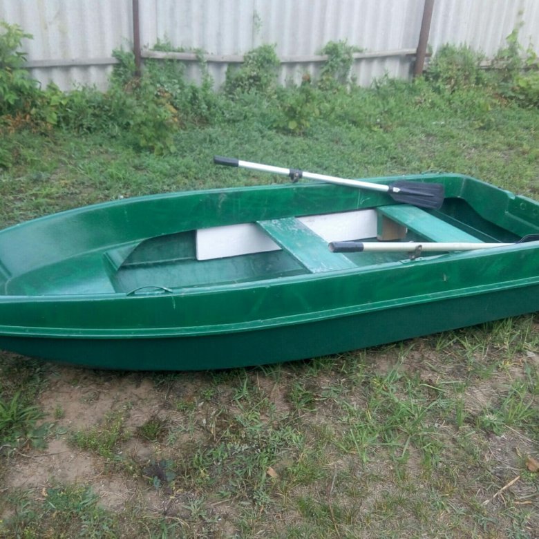 Авито лодка пластиковая. Вега 510 пластиковая лодка. Лодка пластиковая 450. Лодка Юла пластиковая. Пластиковые лодки б/у.