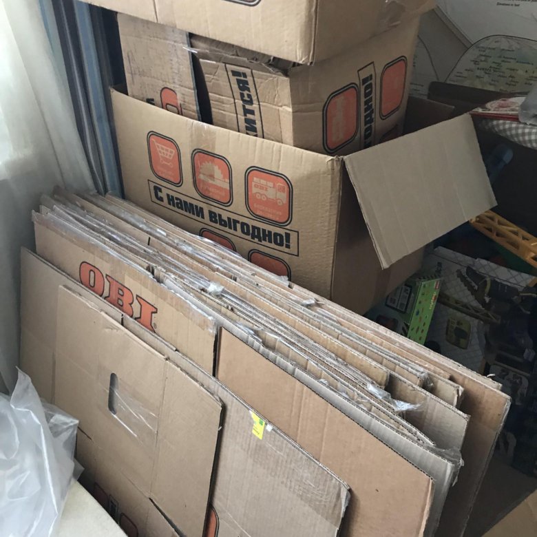 Продам коробку большую. Коробки для переезда. Пустые коробки для переезда. Крепкие коробки для переезда. Вещи в коробках переезд.
