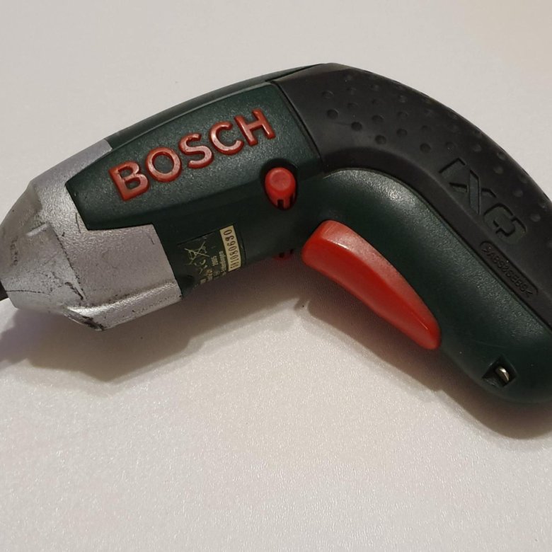 Электрическая отвертка bosch. Электро аккумуляторная отвертка Bosch 1.6. Аккумуляторная отвертка Bosch зеленая Старая модель. Аккумуляторная отвертка Bosch с битами. Отвертка бош 2 Старая.