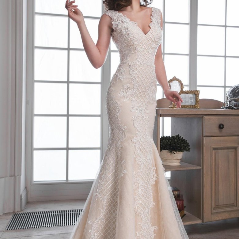 Свадебное платье фасон рыбка. Свадебное платье рыбка 2024. Фасоны свадебных платьев. Crystal design haute couture 2017. Свадебное платье рыбка 2024.