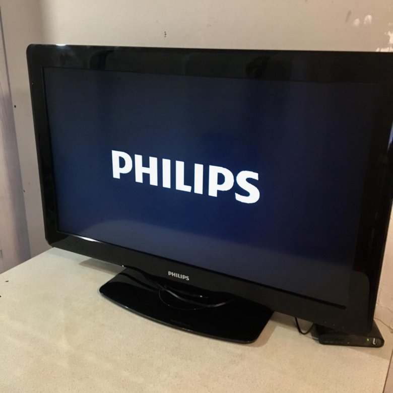 Авито телевизоры 24. Телевизор Philips 2008. Телевизор Филипс 2008 года. Телевизор Филипс 32 2015. Телевизор 82 см.