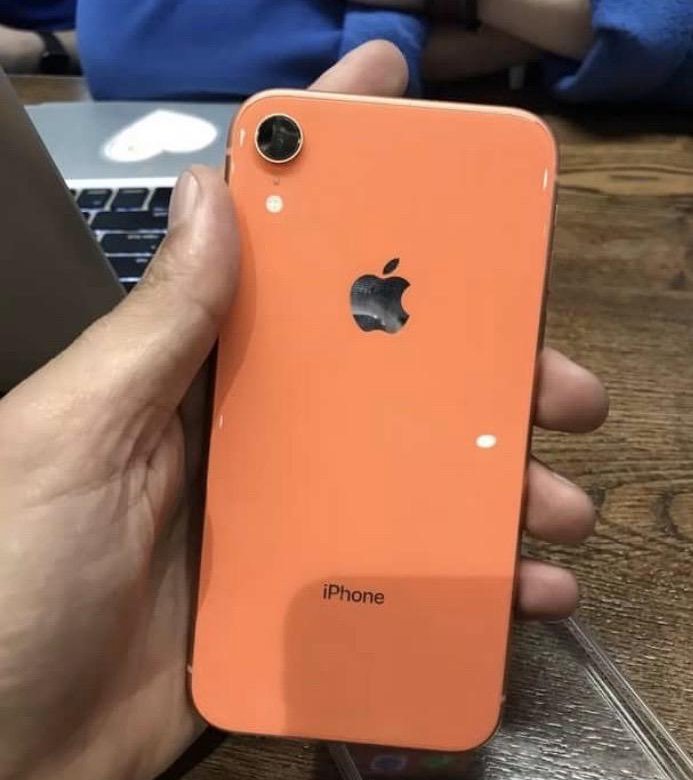 Стоит покупать xr. Iphone XR оранжевый. Айфон XR 128 ГБ оранжевый. Айфон XR ДНС. Iphone XR сзади.