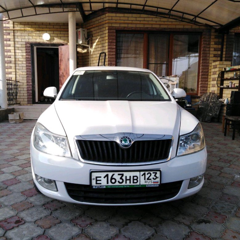 Skoda Octavia 2012 белая