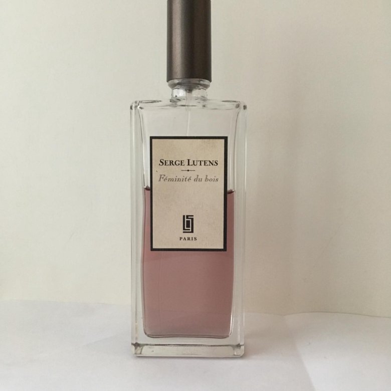 Lutens feminite du bois. Serge Lutens feminite du bois. Serge Lutens feminite du bois 2017. Feminite du bois Serge Lutens красная или сиреневая жидкость. Серж лютанс фемините дю Буа Парфюм купить.