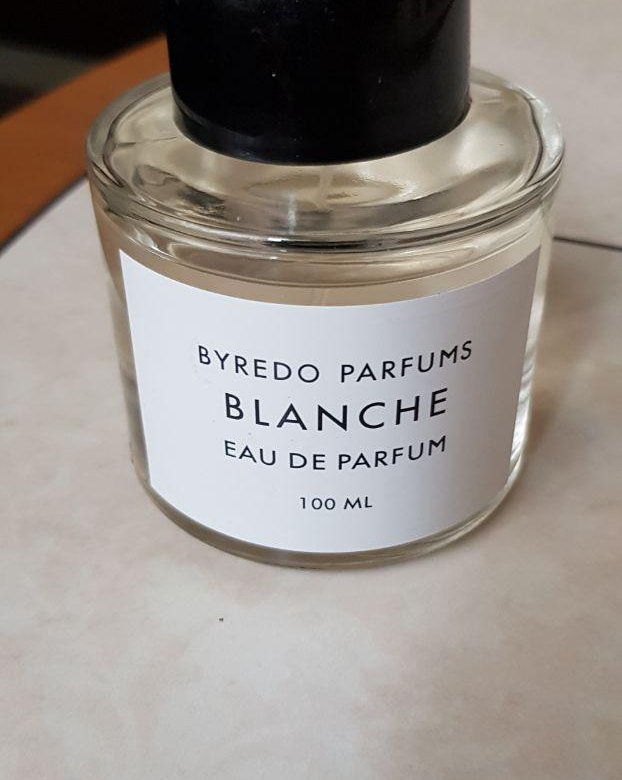 Byredo blanche аналоги. Byredo Blanche оригинал. Байредо бланк. Byredo 50 и 100 мл сравнить. Байредо 2012г нет кода на упаковке.