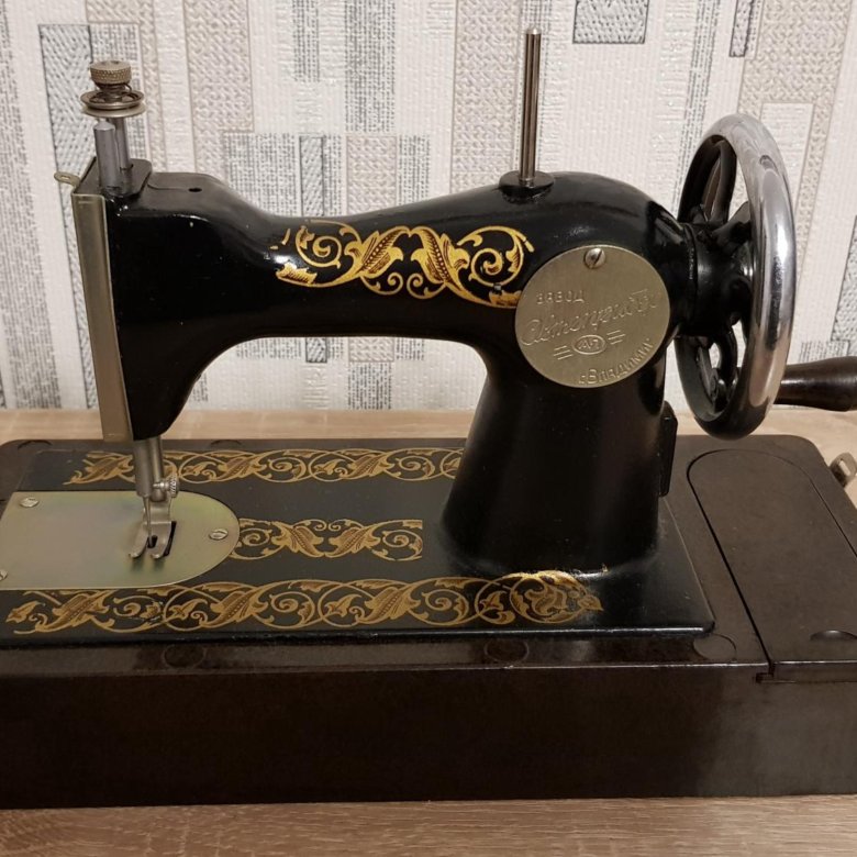 швейная машинка пмз имени калинина. машинки зингер завода в подольске. швейная машинка завод. швейная машина на производстве. швейная машинка завод.