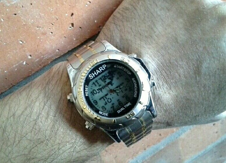 Часы sharp dual time. Часы sharp наручные. Часы sharp наручные. Часы шарп электронные 90х. Часы sharp quartz.