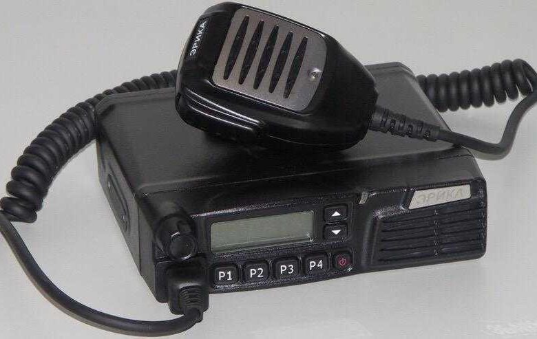 поменяю рации на. штекер для антенны рации megajet 3031m. охранник с рацией. поменяю рации на. рация cherokee 150.