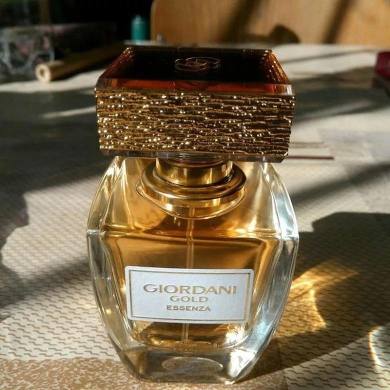 Giordani gold supreme. Парфюм Джордани Голд Эссенза. Парфюмерная вода Giordani Gold Essenza. Парфюмерная вода Giordani Gold Essenza [Джордани Голд Эссенца]. Духи Джордани Голд в 2015