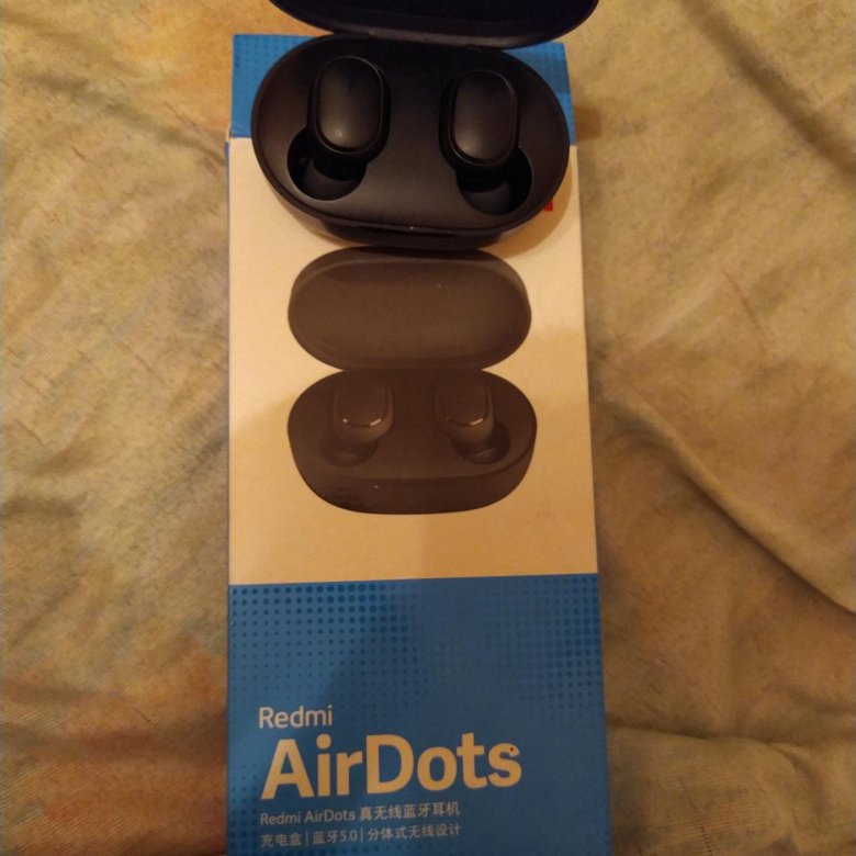 Redmi airdots коробка. Наушники редми Эйр дотс. Redmi Air Dots 3. Redmi Air Dots 3 на ушах.