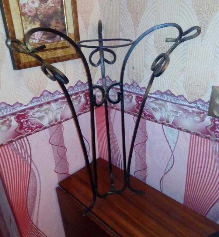 Кованная подставка для цветов – купить в Челябинске, цена 1 200 руб ...