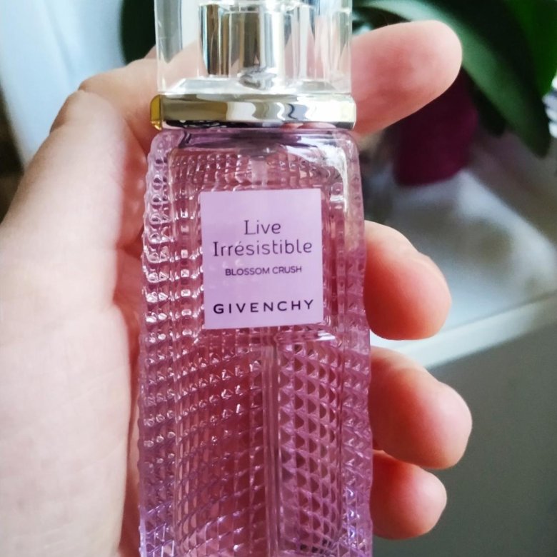 Irresistible blossom crush. Givenchy irresistible Blossom. Givenchy Live irresistible Blossom Crush. Givenchy Blossom Crush. Живанши духи блоссом краш.