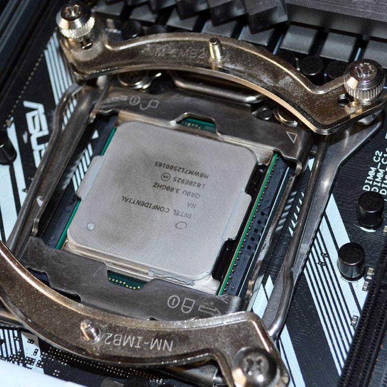Xe core. Intel Core i9-9980xe. I9-9980xe. Процессор ti i9 9980xe. I9 10809xe