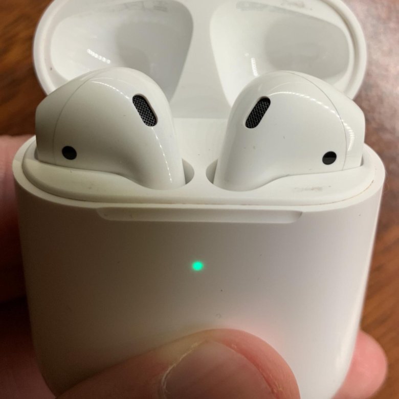 Air pods 1 поколения. Айрподс 1 поколения оригинал. Наушники AIRPODS 1 оригинал б у. Розовые айрподс AIRPODS оригинал 1 поколения.