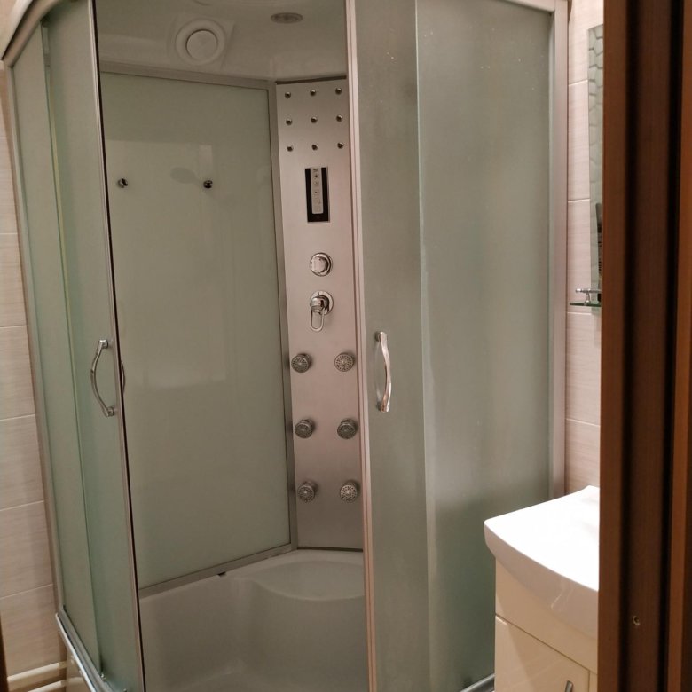 Дверь б/у на душевую кабинку. Душивой кабина в душанбе. Авито душевая кабина. Б/у душевой кабины. Какие душевые кабины продают в стройландии в городе сызрани.