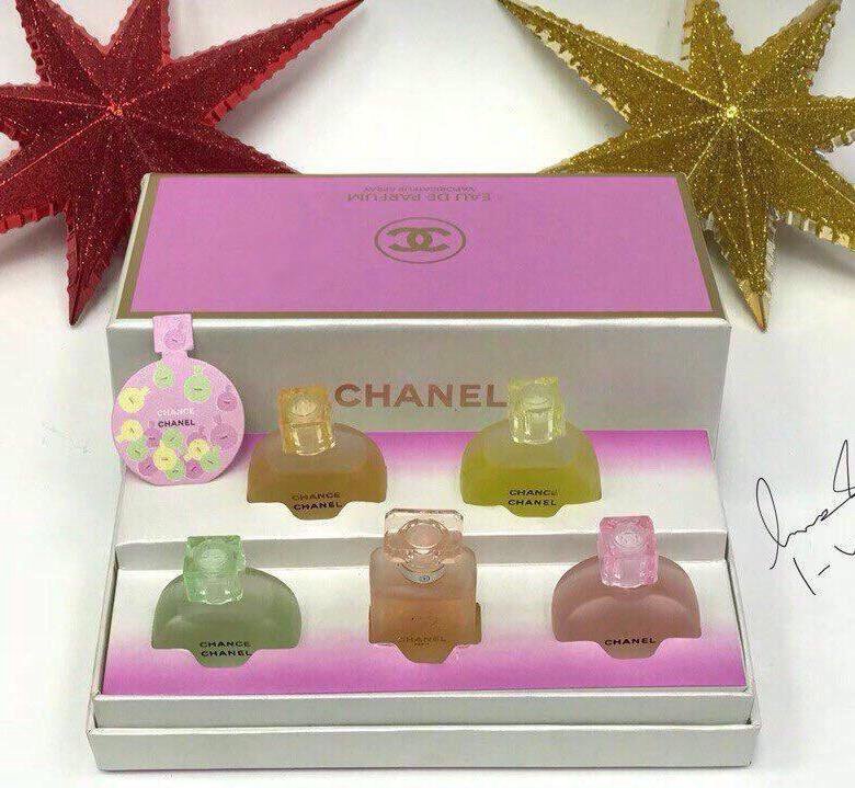 Набор духов шанель. Подарочный набор духов Chanel Eau de Parfum. Набор Chanel chance 5в1. Шанель набор миниатюр Парфюм. Набор духов миниатюр Шанель.