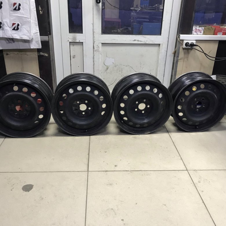 Диски – купить в Екатеринбурге, цена 3 500 руб., продано 4 октября 2020 ...