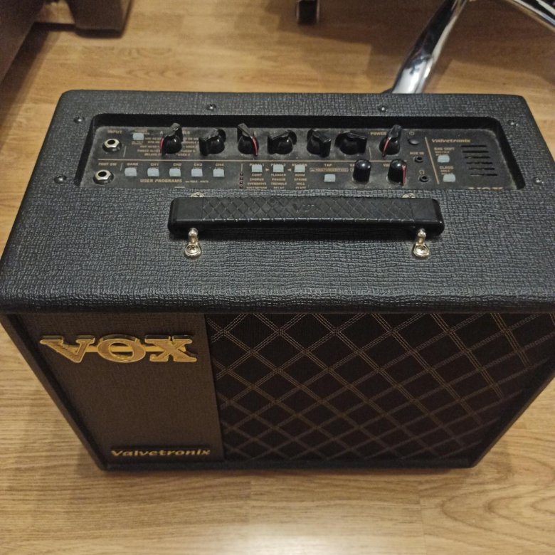 Настройка комбика. Комбоусилитель Vox vt20. Комбоусилитель Vox Valvetronix. Vox 20.