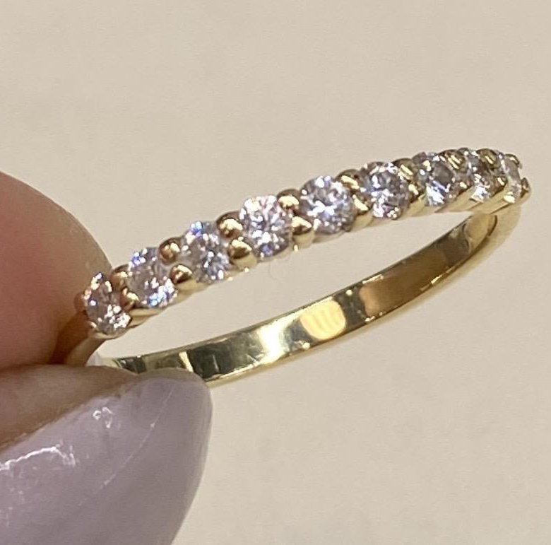 Купить дорожку с бриллиантами. Золотое кольцо Бриллиантовая дорожка леоголд. Золотое кольцо с бриллиантами э0901кц07169000. Алькор золотое кольцо с бриллиантами дорожка. Золотое кольцо эпл с бриллиантами.