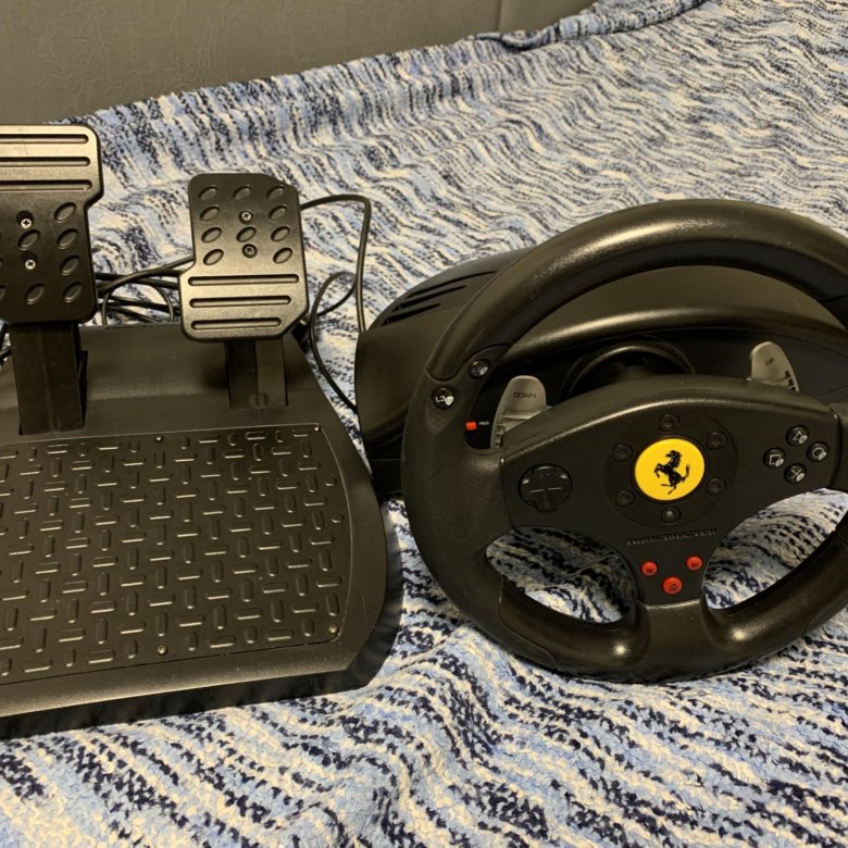 Игровой руль Thrustmaster Ferrari