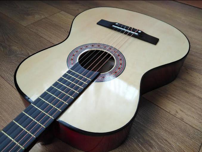 Гитара купить недорого бу. Купить классическую гитару на авито в Красноярске.