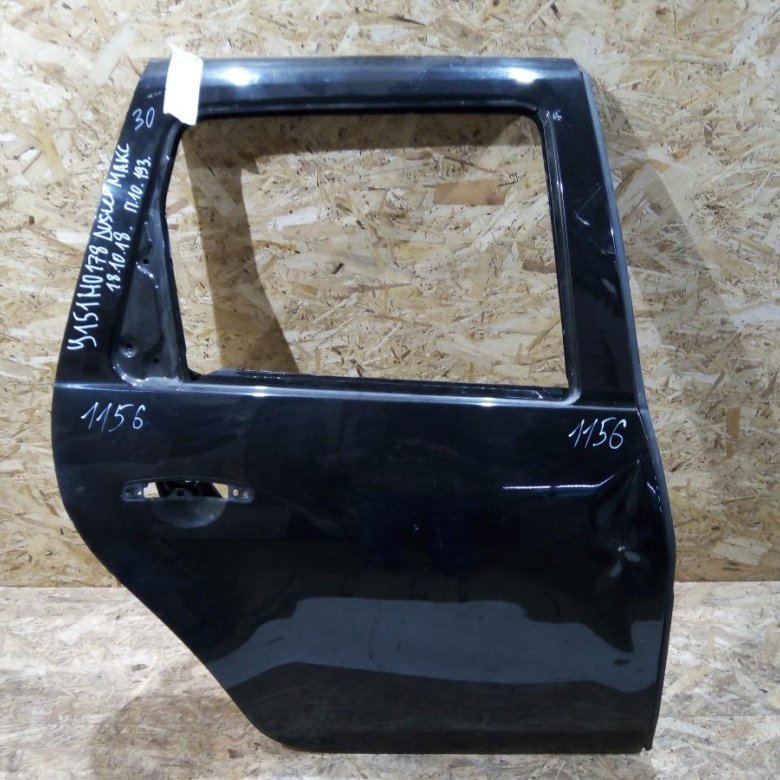 Duster 2012 дверь задняя. Renault duster 2013 дверь правая задняя. Дастер задняя дверь. Шумоизоляция дверей рено дастер. Renault duster задняя дверь.