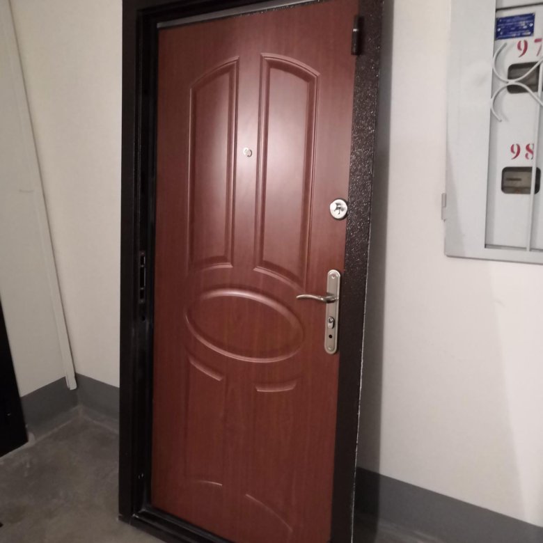 Купить металлическую дверь барнаул. Входные двери Барнаул. Дверь из Барнаула за 1000000. Дверь 2020 на 950. Юла Барнаул двери входные пластиковые.