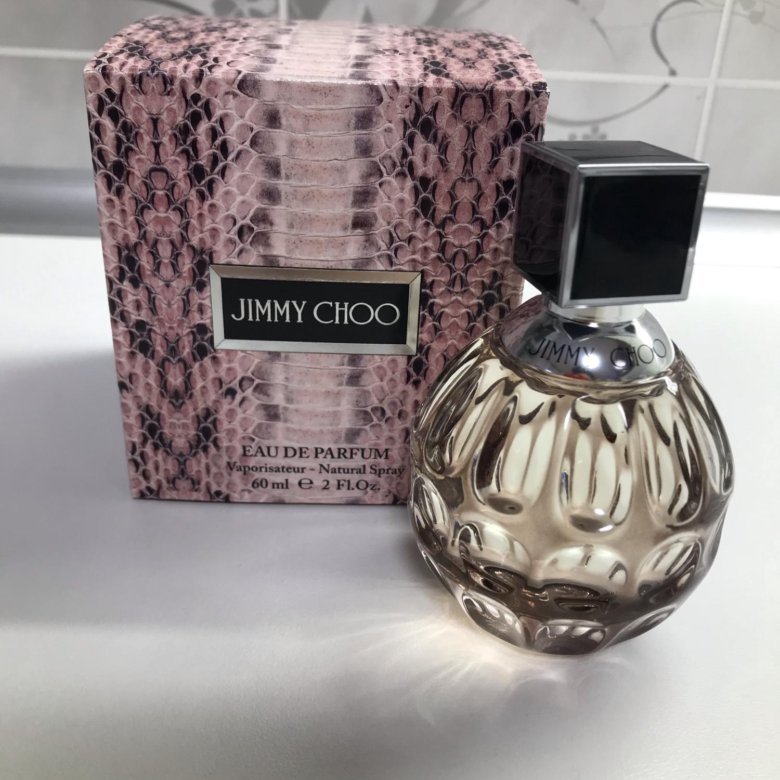 Чу отзывы. Духи Джи ми Чу. Косметичка Джимми Чу Парфюм. Jimmy Choo Parfums сумочка. Духи Джими Чу Селекшн коллекшн.