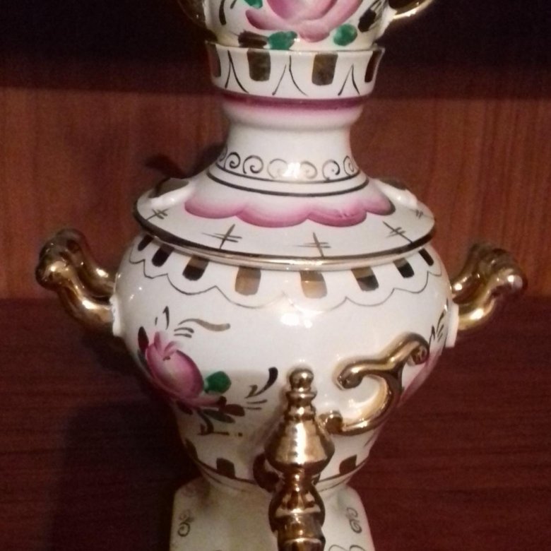 Авито волгоград фарфор. Сервиз чайный перламутр ссср с лепниной цветником. Авито волгоград фарфор. Дулево кружечка курочка и петушок. Советские фарфоровые статуэтки.