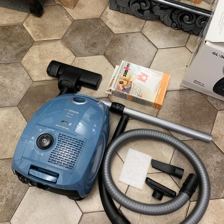 Пылесос бош gl. Bosch gl-30 multiclean 2400. Пылесос бош gl30 красный. Пылесос бош gl30. Пылесос bosch gl-30.