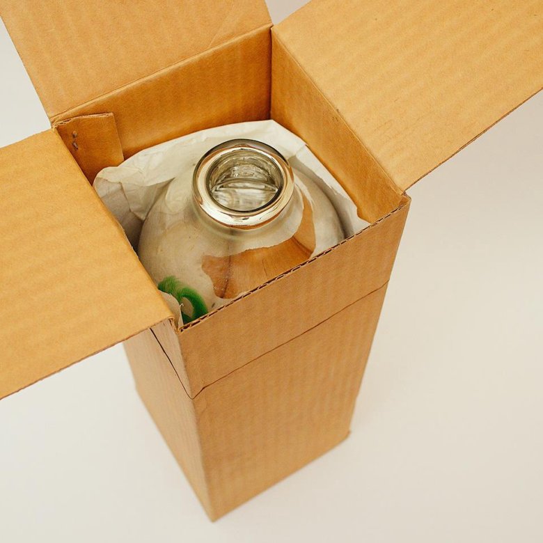 Картонная коробка с ручкой. Сухие салфетки в коробке. Оригами шкатулка. Коробка для вина картонная. Крафтовые коробки для обуви.