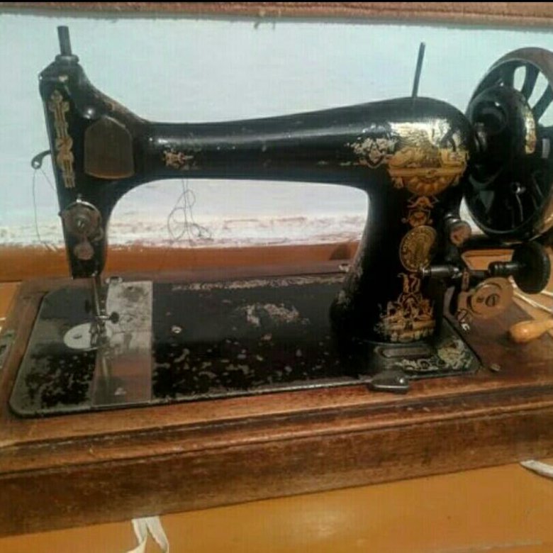 Машинка зингер отзывы. Singer 1908. Немецкая швейная машинка Зингер 1908 года. Швейная машина Зингер 1908 года. Машинка Зингер компенсационная пружина.
