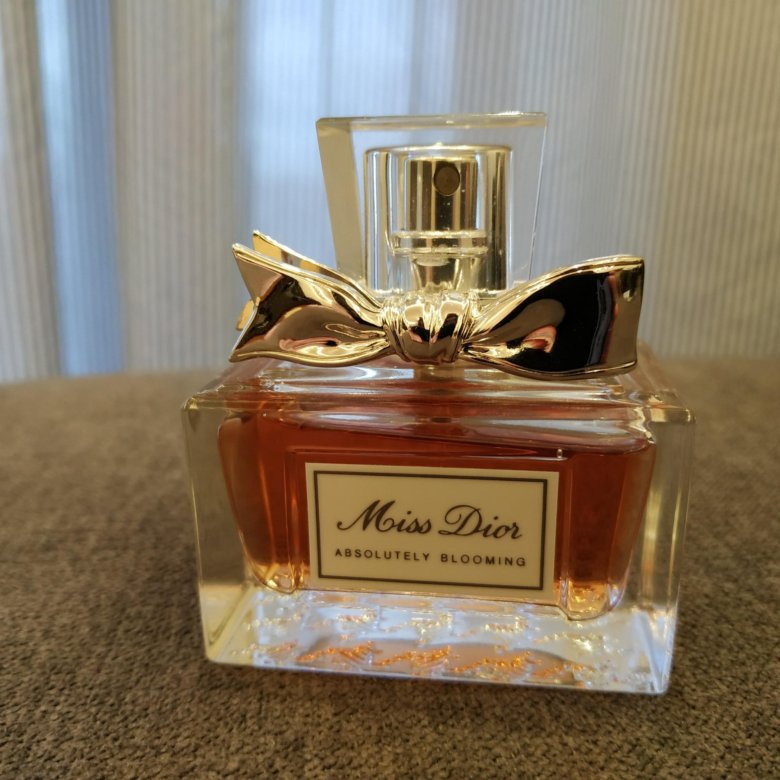 Духи miss dior absolutely blooming. Духи Miss Honey.