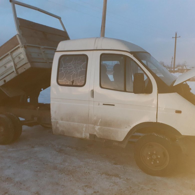 Грузовик 5 кубов. Mazda titan 1993. Мазда титан фургон 1999. Газель на газу. Наклейки на грузовика мазда титан.