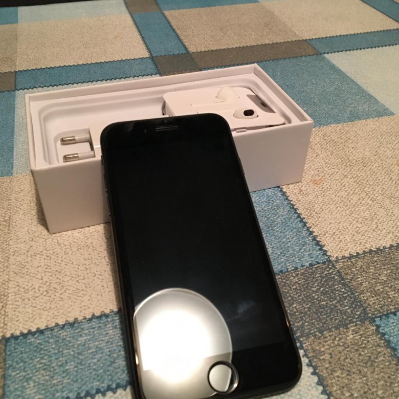Черный матовый телефон. Айфон 11 128 ГБ черный. Apple iphone 11 64gb Black коробка. Iphone 11 черный в коробке. Черная коробка айфон.