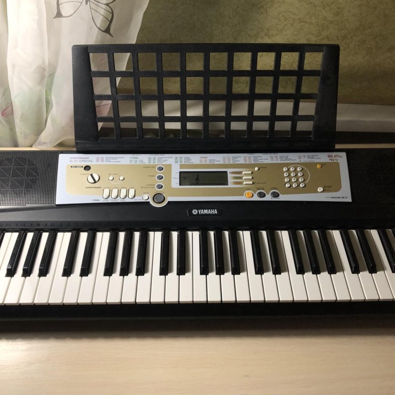Синтезатор на ножках профессиональный. Синтезаторы yamaha б у. Yamaha синтезатор yamaha modx8. Yamaha psr-r300 клавиши подписал. Yamaha psr e443.