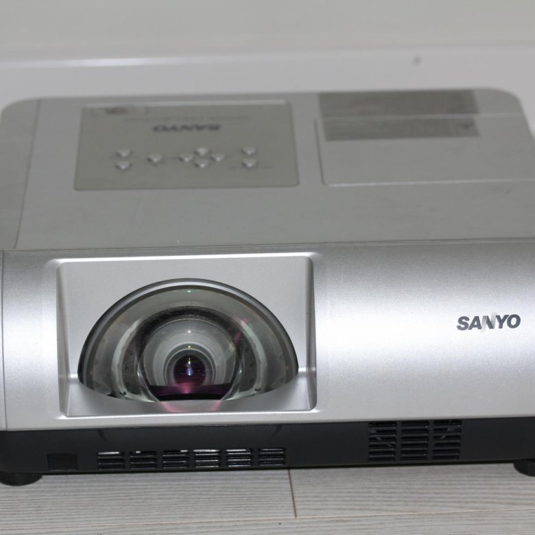 Sanyo plc. Проектор Саньо. Проектор Sanyo. Проектор Sanyo PLC-su31. Проектор Sanyo LP-wl2500.