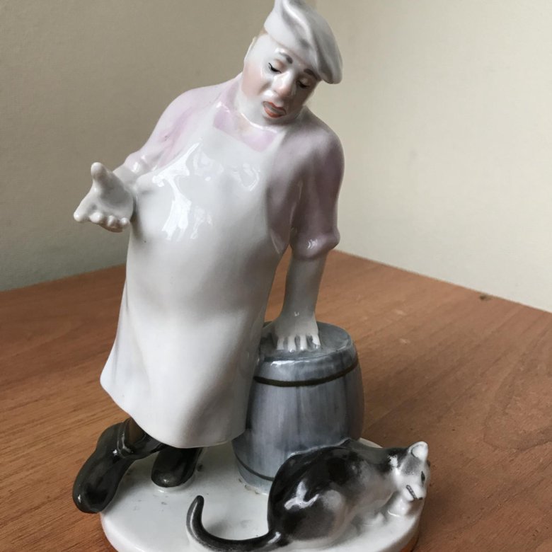Статуэтка фарфоровая ссср лфз "кот и повар". Повар и кот лфз. Статуэтка повар и кот. Лфз «кот и повар» 60-е. Статуэтка фарфоровая ссср лфз "кот и повар".