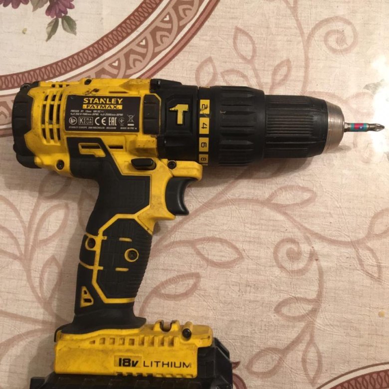 Шуруповерт стэнли 18. Шуруповёрт Stanley 18v FATMAX. DEWALT dcd710c2p-KS. Дрель аккумуляторная DEWALT dcd777s2tс-KS. Шуруповерт DEWALT 710 18 вольт 2 Ампера.