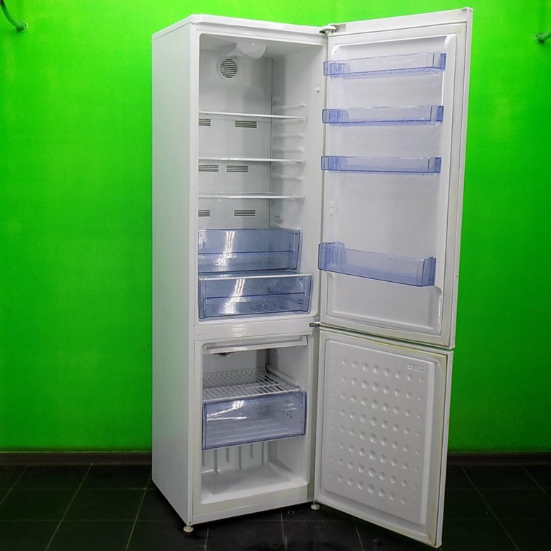 Куплю холодильник б у спб. Холодильник б/у. Халаденик. Холодильник б/у Bosch fd7608. Маклер Тирасполь холодильники.