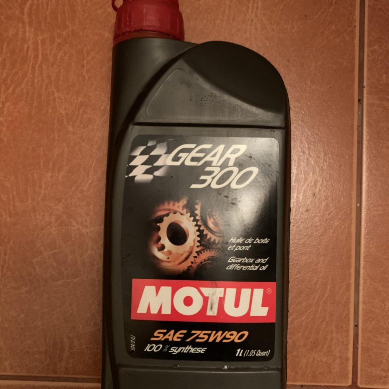 Motul 75w90. Motul Gear 300 75w-90. Motul Gear 300. SAE 75w-90. Gear 300 75w90 замена