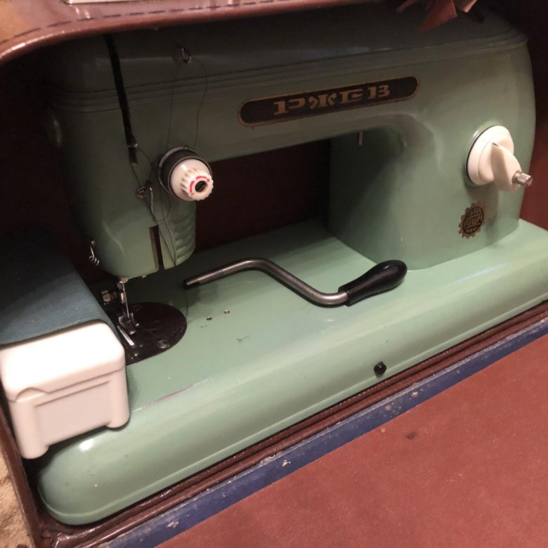 Швейная машинка Ржев 1962. Швейная машинка Ржев инструкция. Швейная машинка Ржев фото. Швейная машинка Ржев цена. Швейная машинка ржев