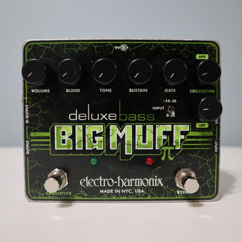 Bass deluxe. EHX Bass big muff. Примочек для бас гитары зеленая. Бигмаф бас Deluxe. Чип фузз.