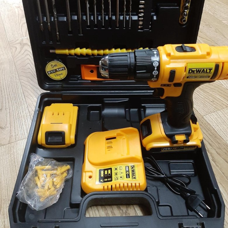 Деволт 48 вольт. Шуруповерт dewalt 26v. шуруповерт деволт 26 вольт. dewalt brushless 26v. шуруповерт dewalt 48v.