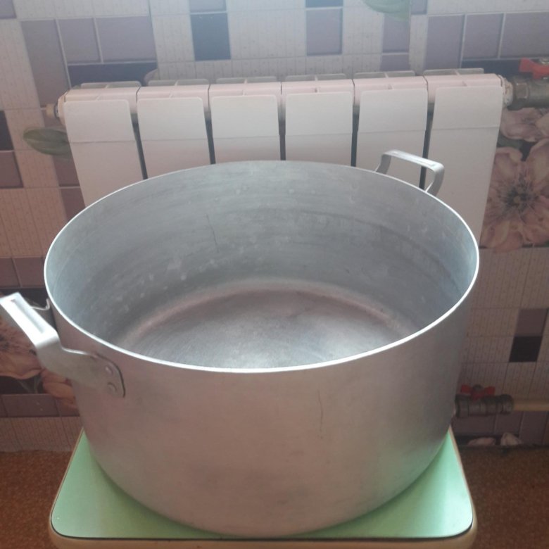 Кастрюля 40 литров. Кастрюля алюминиевая с крышкой без ручек. Алюминиевая кастрюля массой 250 грамм. Кастрюля 15 литров. 30 литровая кастрюля.