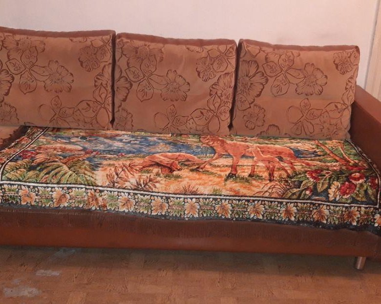 Диван – купить в Томске, цена 1 300 руб., дата размещения: 10.08.2023 ...