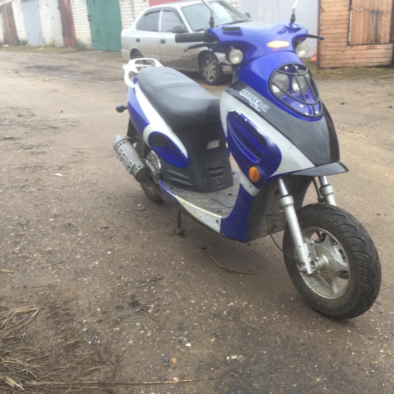 Разбитый красный скутер jialing. Бу скутеры тверь. Скутер во время дождя. Бу скутеры тверь. Скутер за 15000.