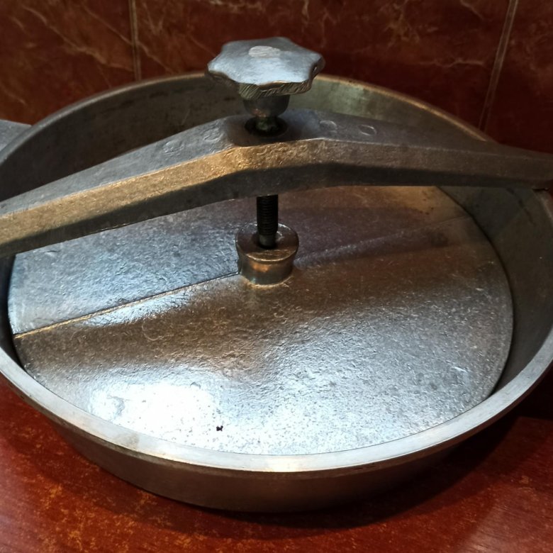 сковорода тапака. сковорода под цыпленка табака. сковородка для цыплят табака ссср. сковорода erringen для цыплёнка табака 26777 28 см с крышкой. сковорода для цыпленка табака.