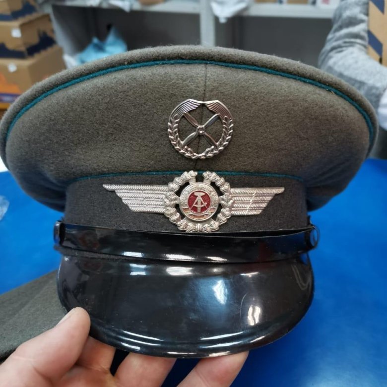 Фуражка гдр штази. Фуражка гдр и вермахта. Униформа нна гдр. Фуражка армии гдр. Фуражка гдр.