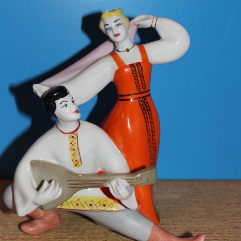 Статуэтка узбечка лфз. Фарфоровая статуэтка "танец гопак. Статуэтка, узбекский танец, фарфор, ссср, лфз. Танцующая грузинская пара фарфоровая лфз. Фарфоровая статуэтка танец.